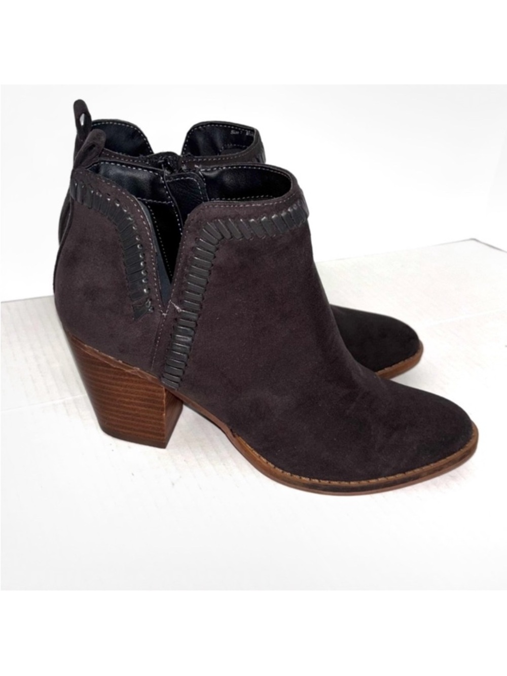 Dolce Vita DV8 Faux Suede Ankle Boots Booties Western Side Zipper Women’s size 7